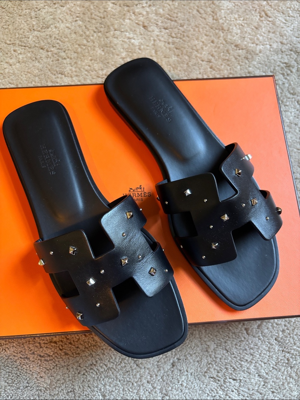 NEW Hermès Oran black sandals silver studs 37